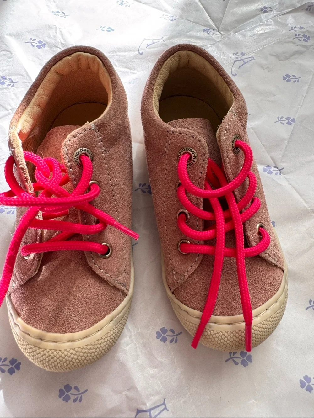 Naturino Pink Suede Cocoon Baby Walker Sneakers with Bright Pink Laces